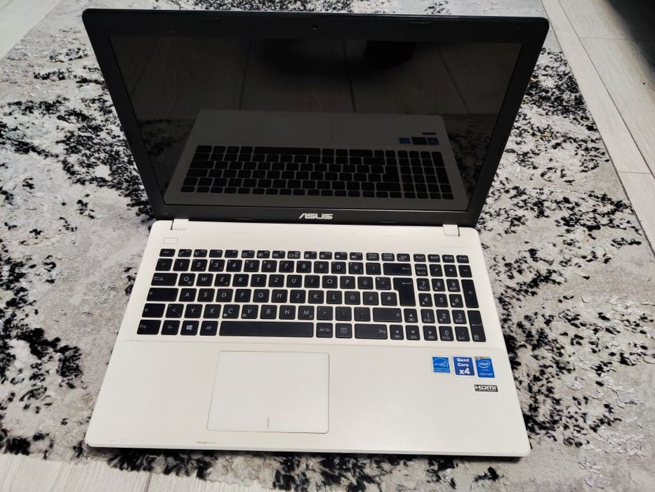 2 laptopuri Asus