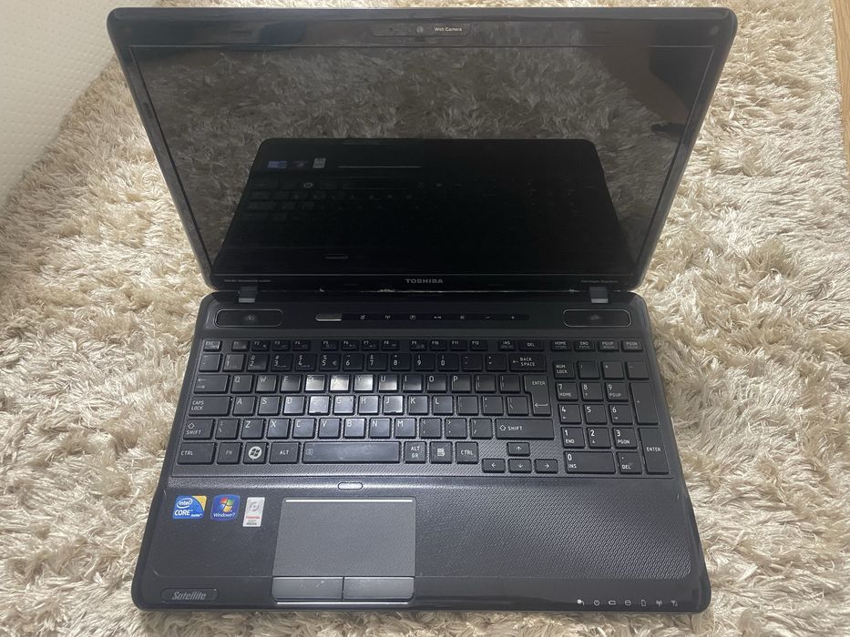 Toshiba satellite A660- 17” 1TB 8-16gbram