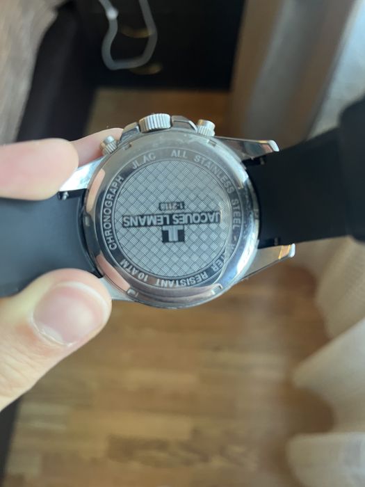 Продам часы Jacques Lemans