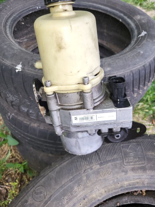 Хидравлична помпа за Дачия