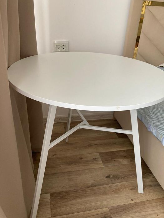 Продам стол кухонный