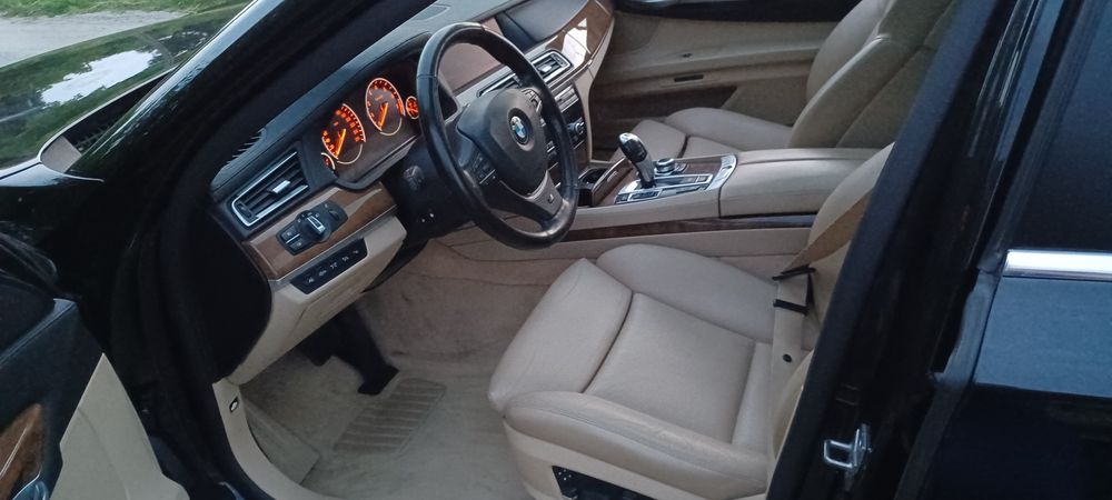 BMW 7 Series 2010 — imagine 5