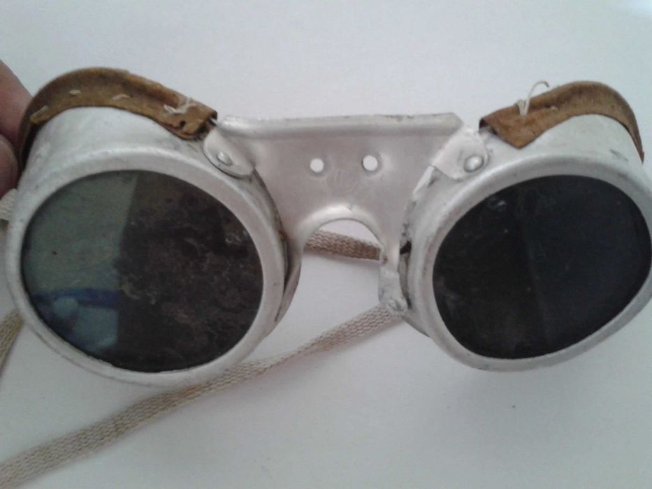 Ochelari Rari de protectie pentru Sudori- Turnatori Metalurgici an 1967