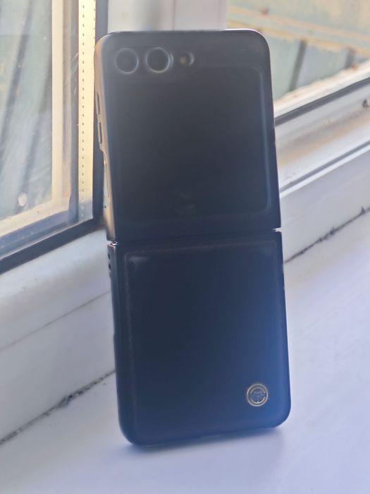 512/8 гб Samsung Z Flip 5