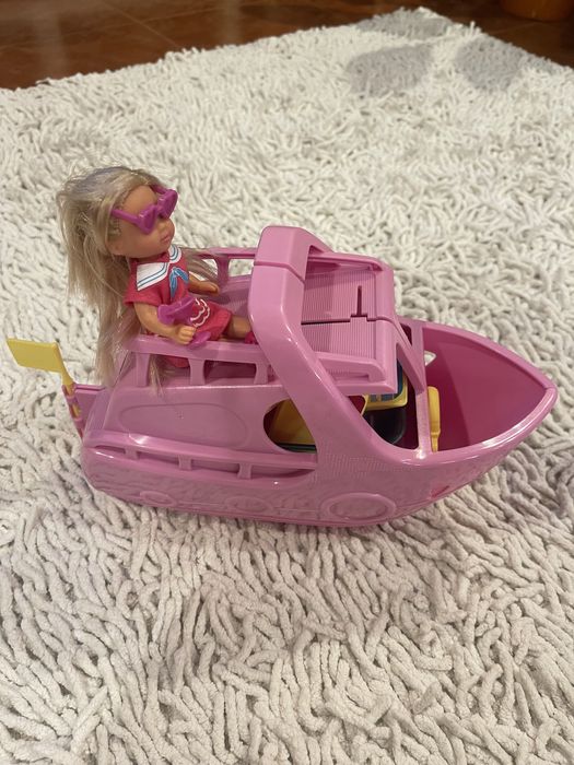 Игрушка для девочки в отличном состоянии. Весь набор