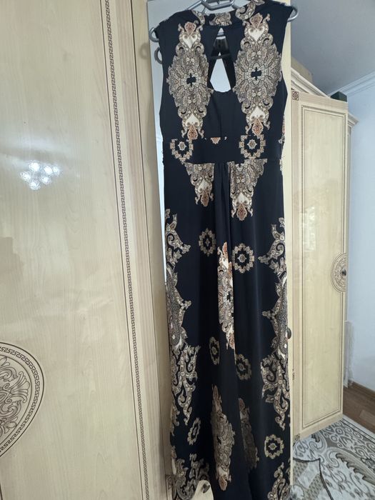 Продам красивые вечерние платья.