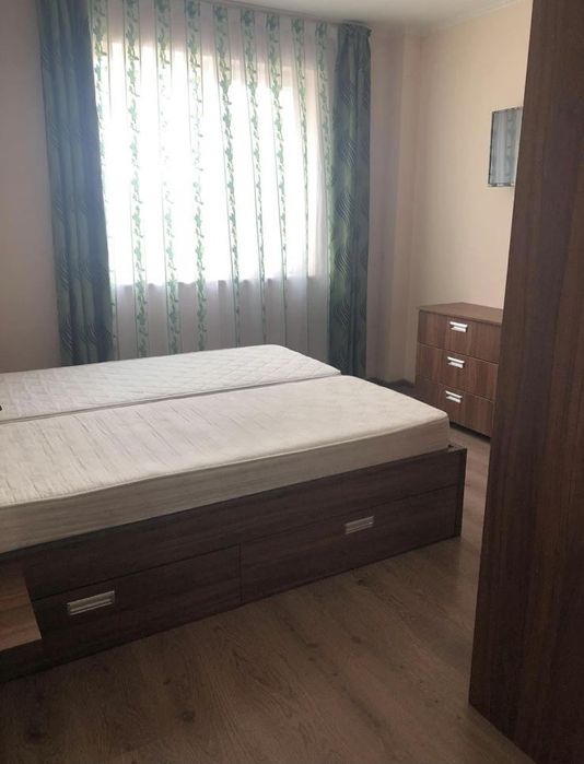 Vand apartament 3 camere