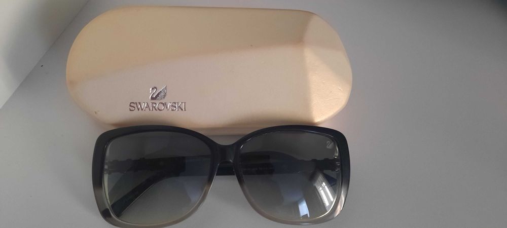 Брендовые солнцезащитные очки