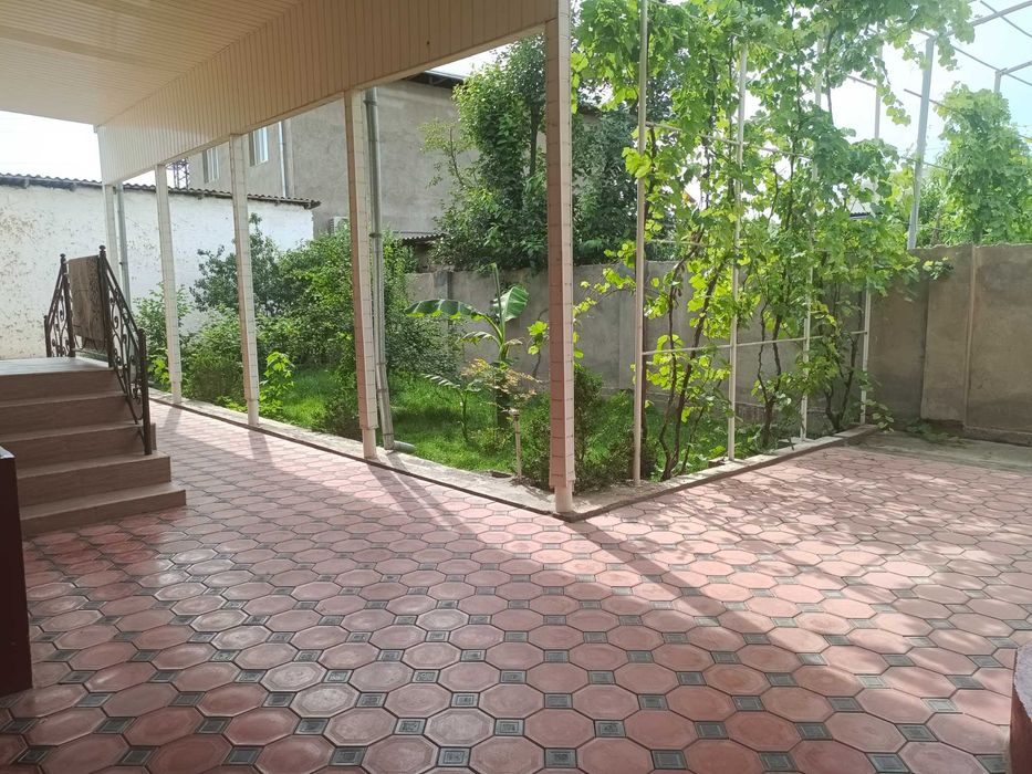 Ховли сотилади шароитлари бор кириб яшашга тайёр