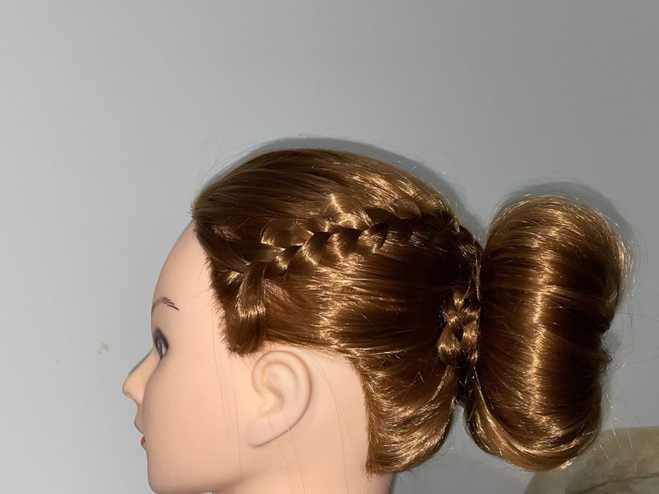 Ofer servicii de coafat sau aranjat