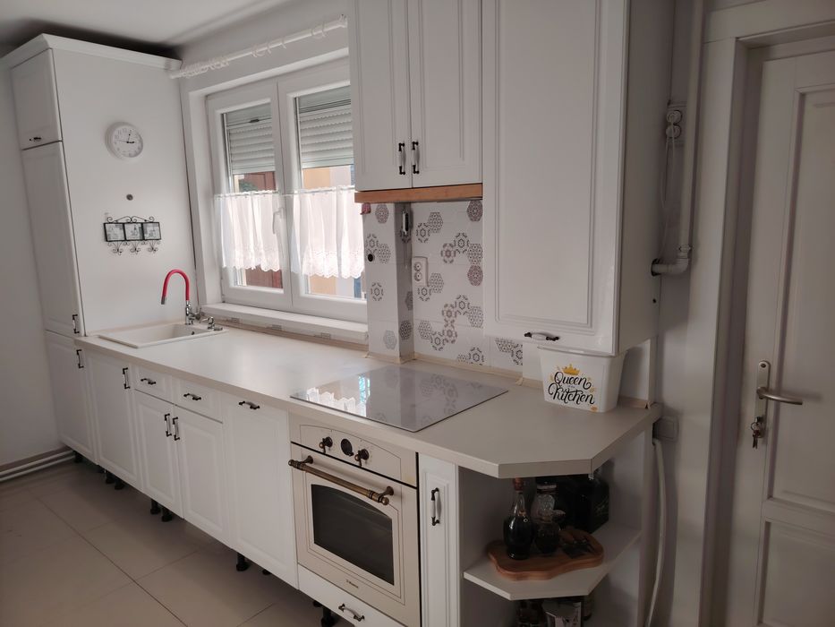 Vand apartament doua camere la curte