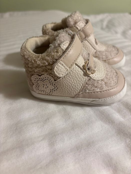 Чисто нови бебешки обувчици Mayoral