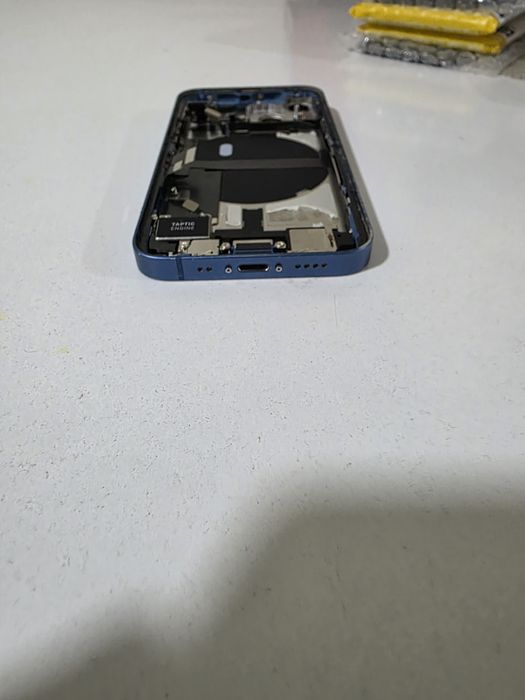 Carcasa originala iphone 13 mini impecabila.