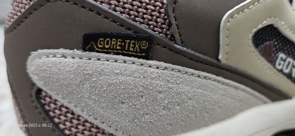 Кроссовки  adidas оригинал.