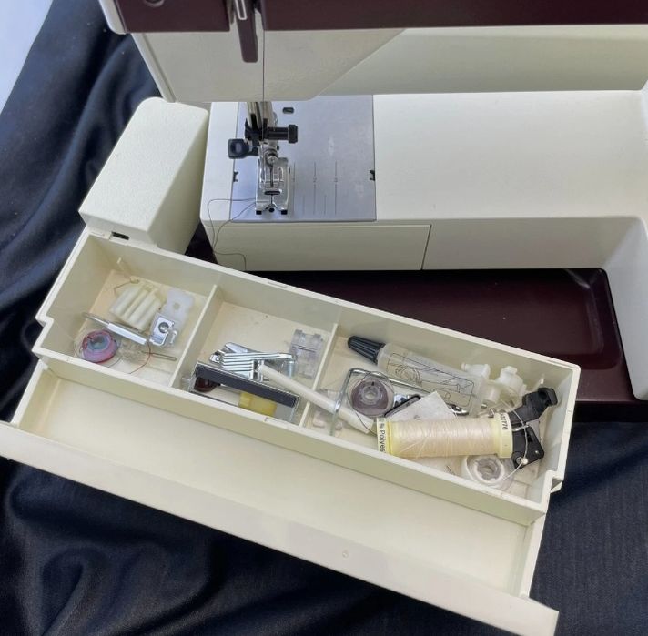 Masina de cusut  PFAFF