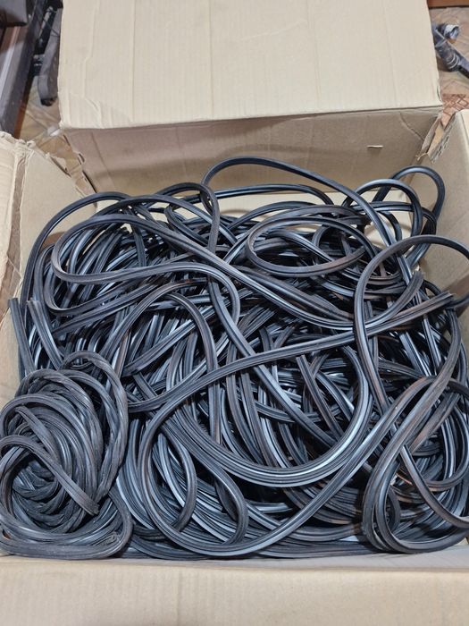 Уплотнительные резины для окон и дверей!!