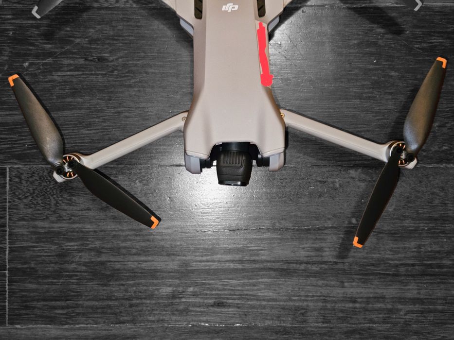 Drona DJI Mini 3 + RC ecran, ca nou, 1 lună vechime