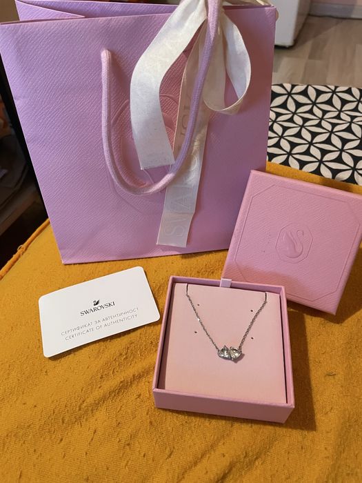 Дамско сребърно колие с две сърца Сваровски/Swarovski