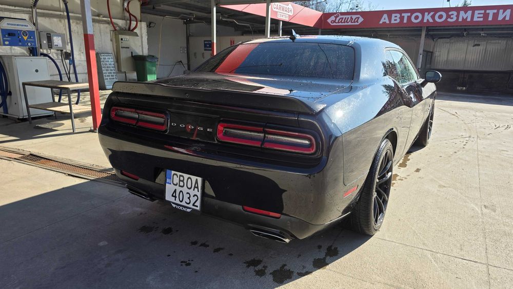 Луксозен спортен автомобил под наем – за моменти, които се помнят