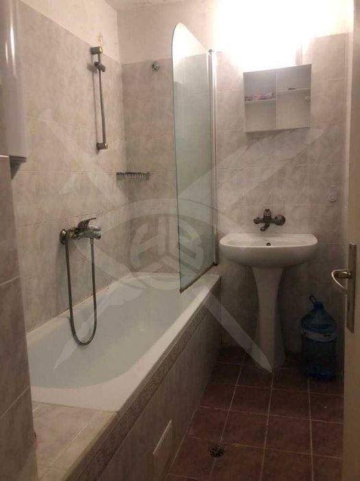 Дава се под наем Тристаен апартамент в Варна, Цветен квартал - 85 кв.м за 325 € - Снимка #5