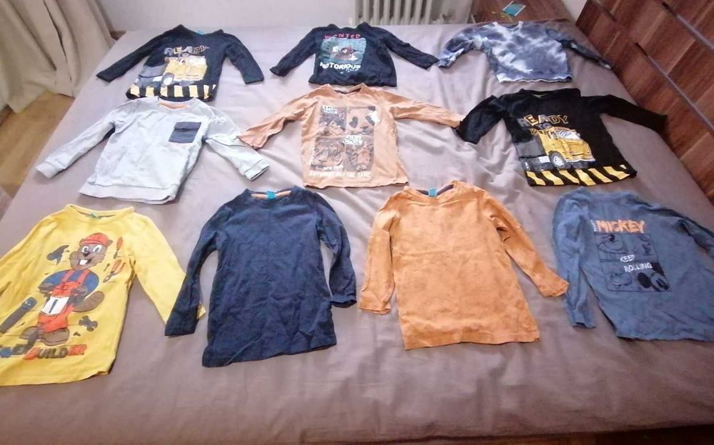 Hăinuțe băiat, mărimea 110 și 116 (bluze și pantaloni)