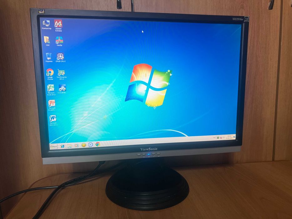Продам монитор в хорошем состоянии (1440 на 900, 16:10).