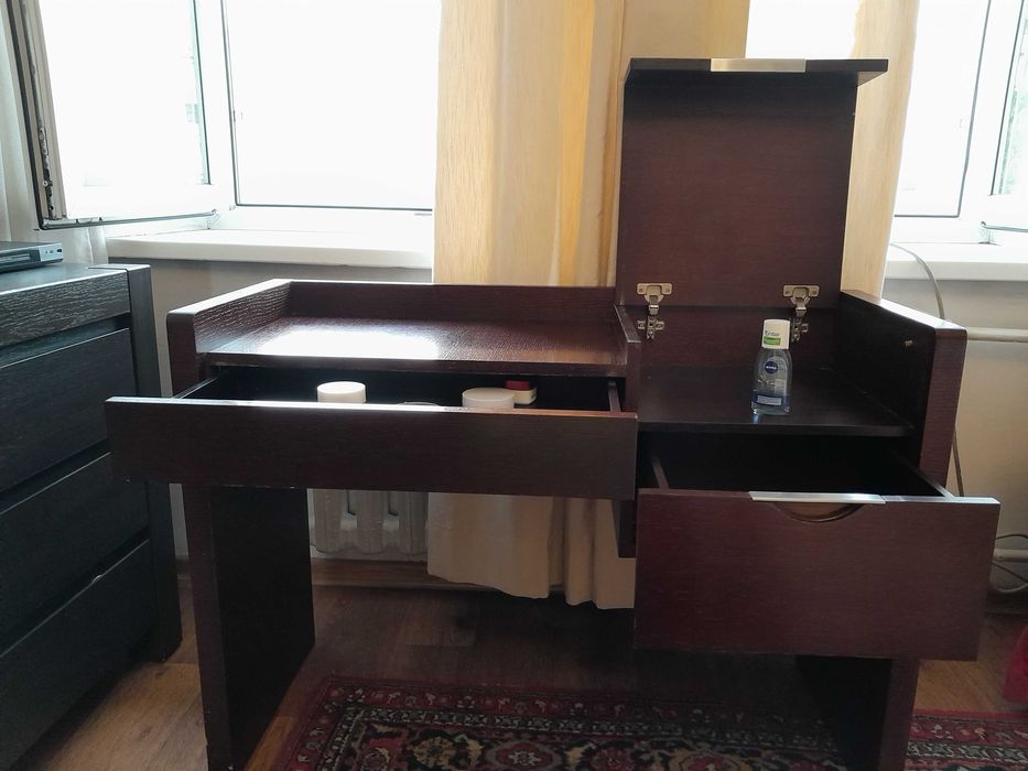 Туалетный столик