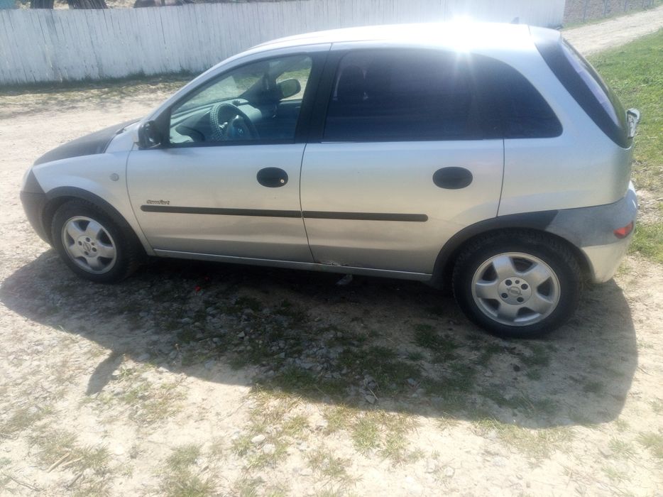 OPEL CORSA Anul 2001