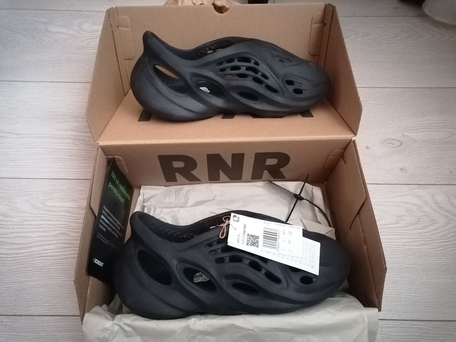 Yeezy Foam Runner Onyx Mărime 40.5 Originali