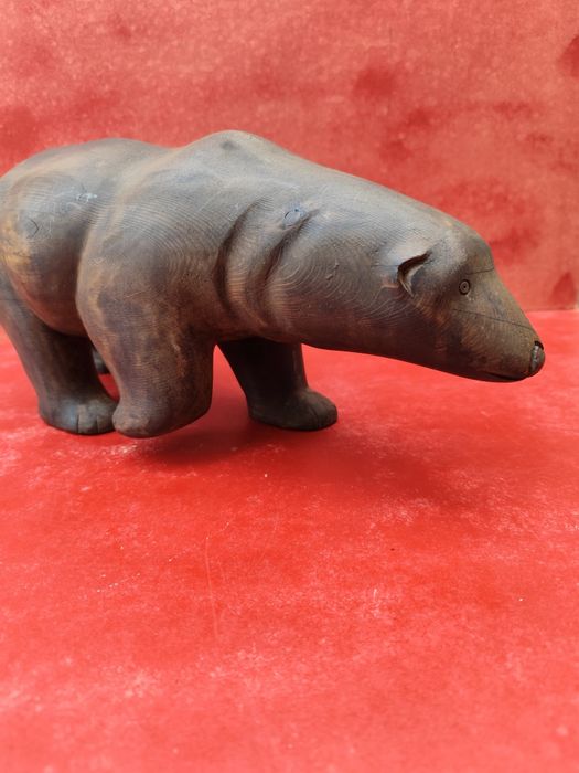 Urs mare din lemn