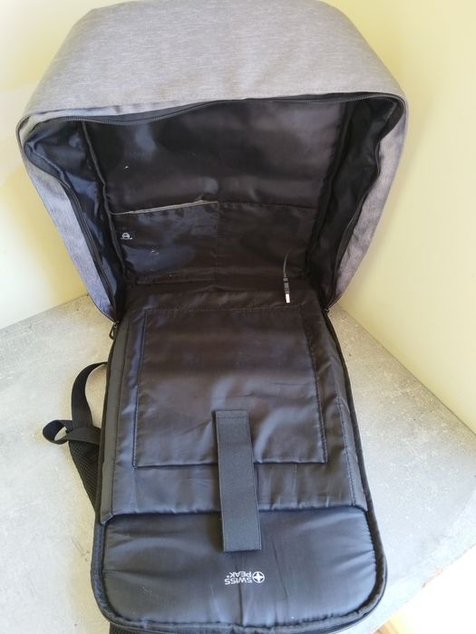 Лаптоп раница Swiss peak RFID защита