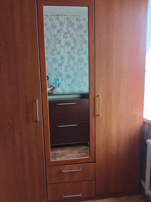 Продам Шкаф для одежды.