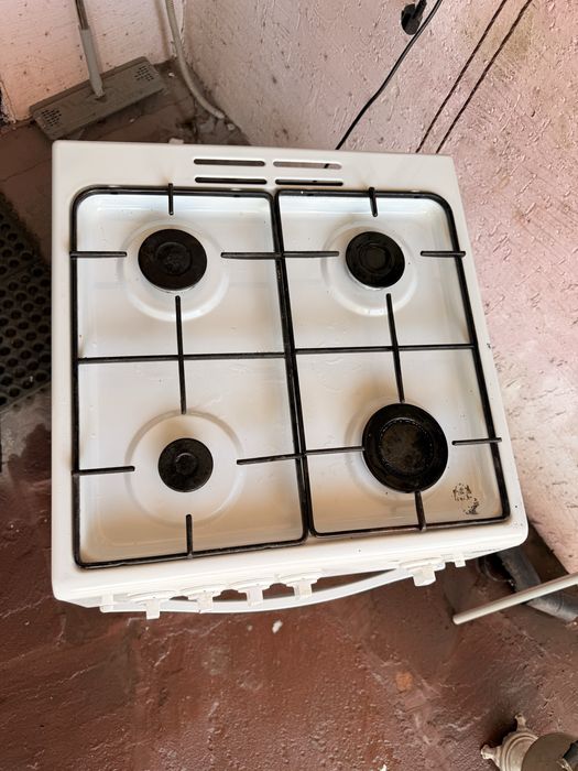 Продаю газовую плиту Beko