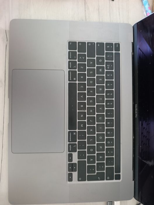 Лаптоп MacBook 16 монитор Dell