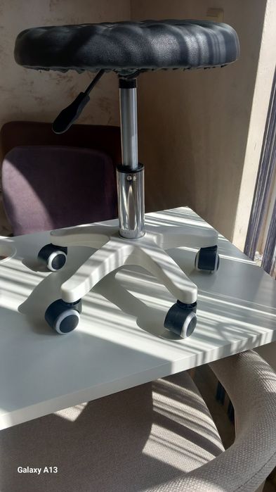 Козметична табуретка