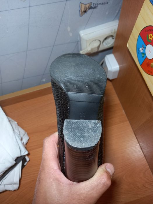 Продаю женкую туфли