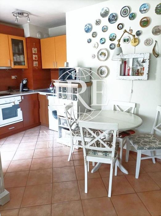 Продава се Двустаен апартамент в Варна, Център - 75 кв.м за 1918 €/кв.м - Снимка #2