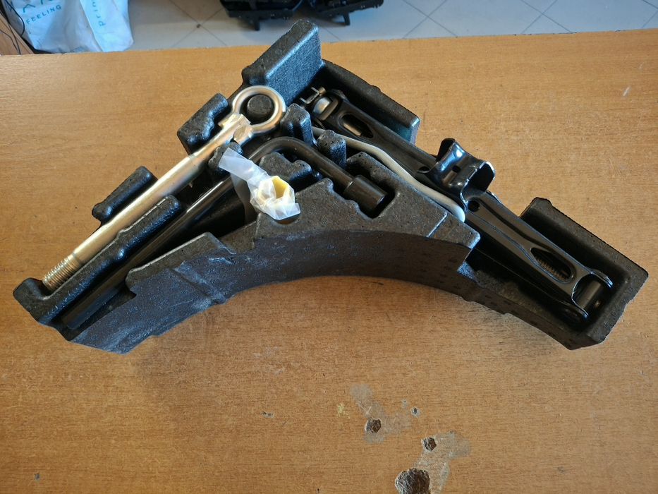 Cric Peugeot 2008 Citroen C4 DS Cactus  C5 2016-