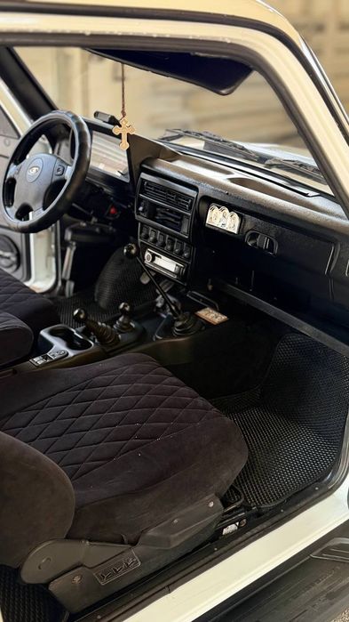 Продам машину Lada Niva Urban.