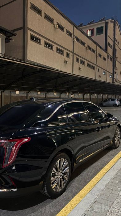 Hongqi eqm 5 2025