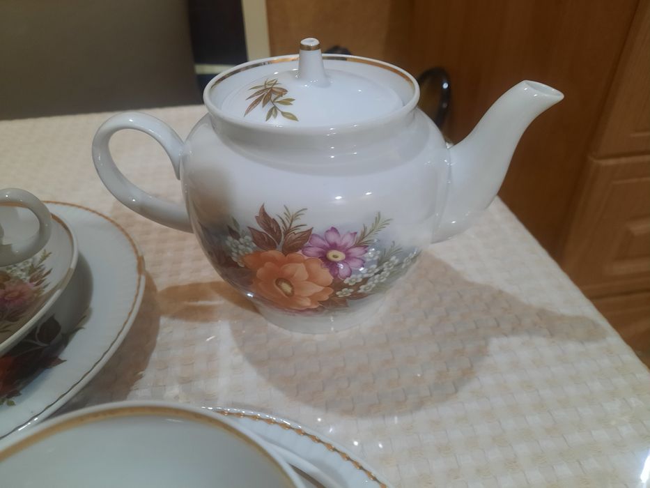 Абсолютно новый, коробочного хранения чайный сервиз на 6 персон (полны