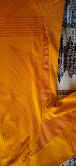 Tricou oficial adidas , fara nume