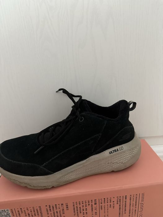 Кросовки фирмы skechers размер 36