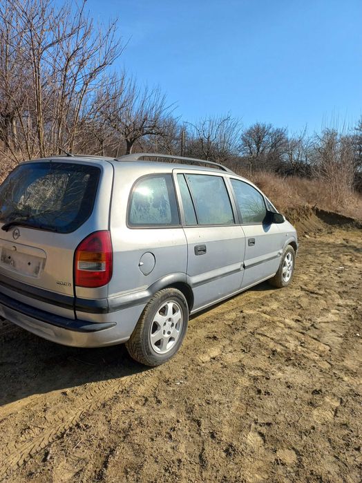 Opel Zafira-на части