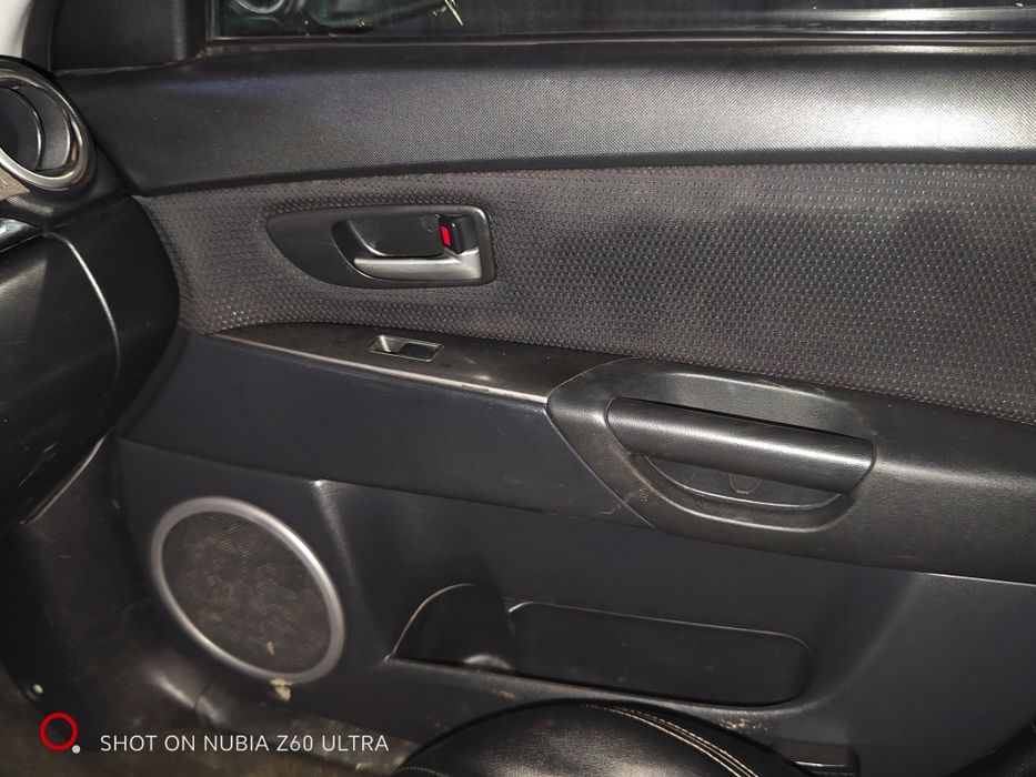 Разбираю мазда 3