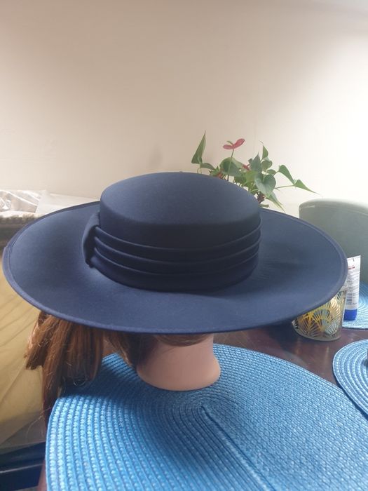 Pălărie pentru nunți elegante