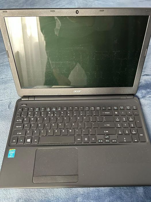 Vând doua laptopuri