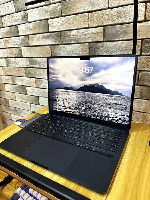 Macbook M2 512 GB