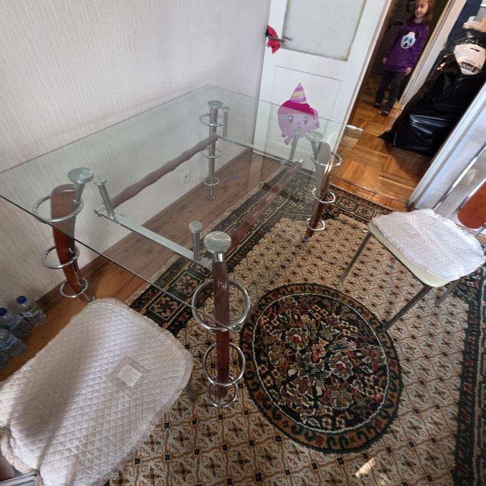 Срочно продам китайский стол 5 стул