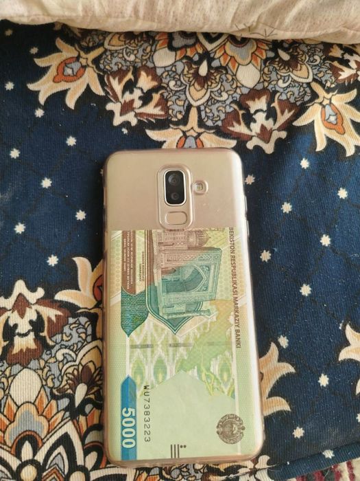 Samsung gelaxy j 8 arzonga srochniy